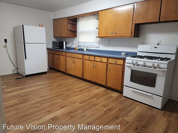 4th image of 1114 N Joliet St