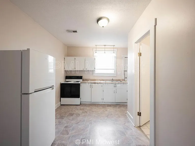411.5 S East St — Photo 5