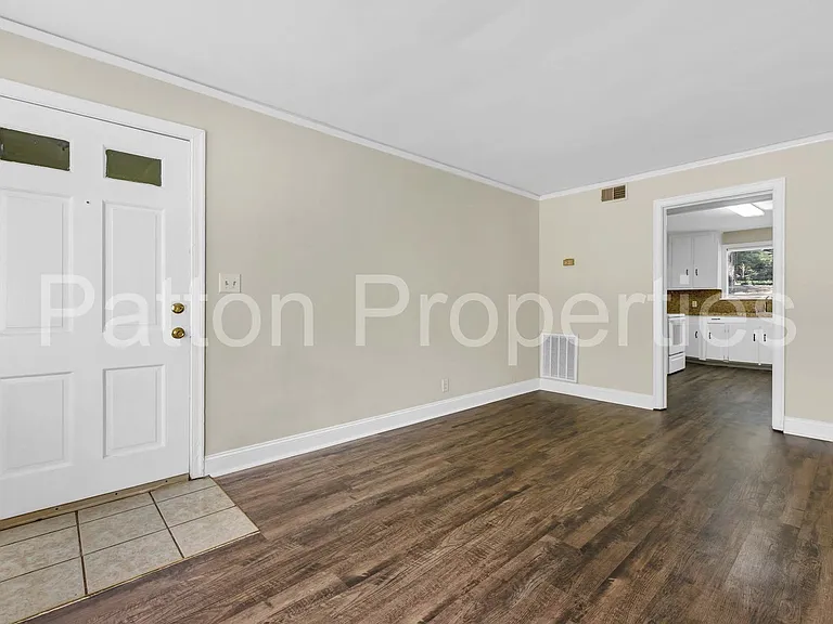 209 S Harden St #209 — Photo 4