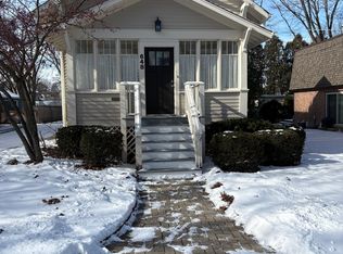 648 S Hough St, Barrington, IL