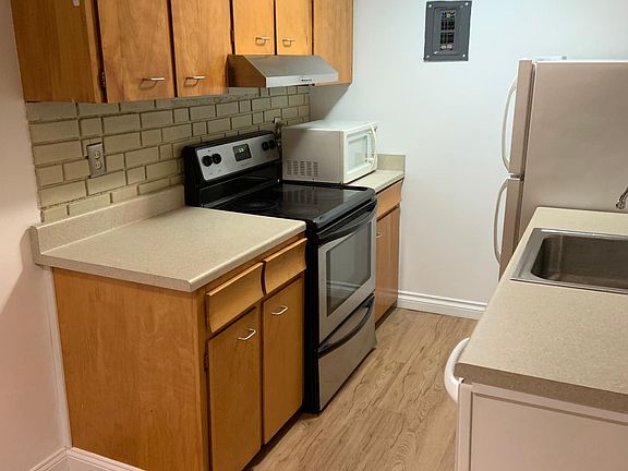 2nd image of 2419 S York St #4