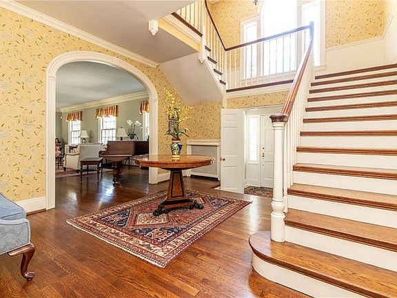 2nd image of 17916 Parkland Dr