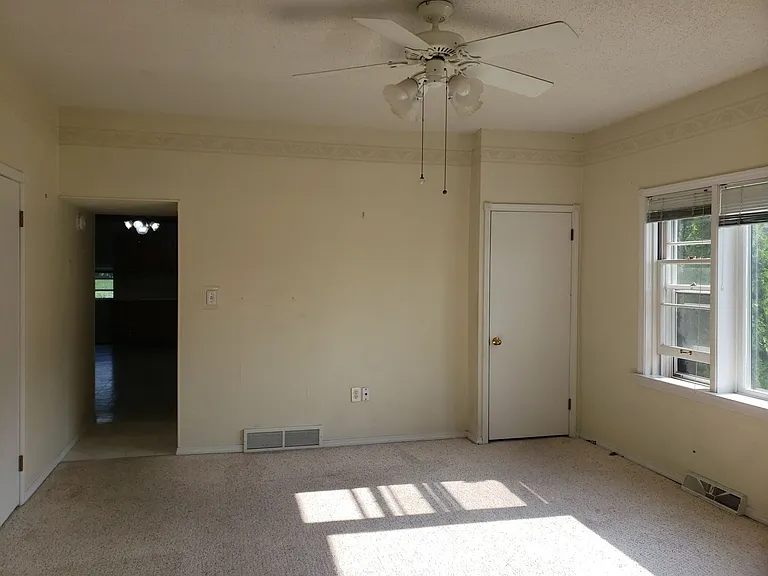 9739 Maysville Rd — Photo 3