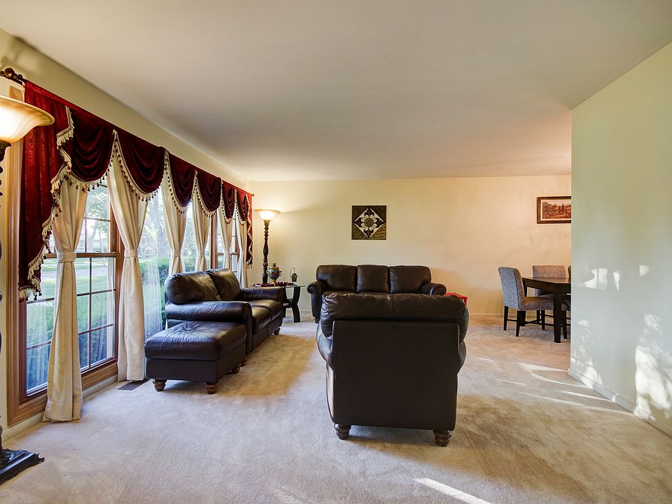 1st image of 385 Wilkins Dr