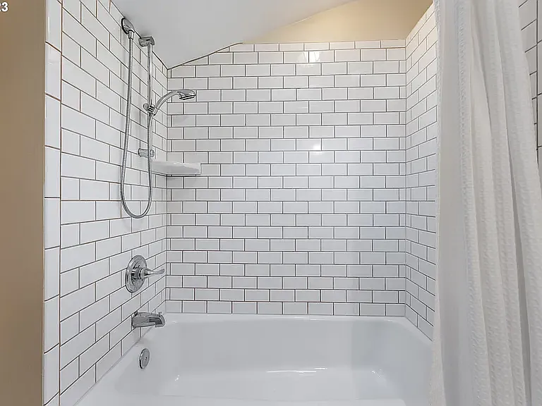 3944 SW Condor Ave — Photo 25