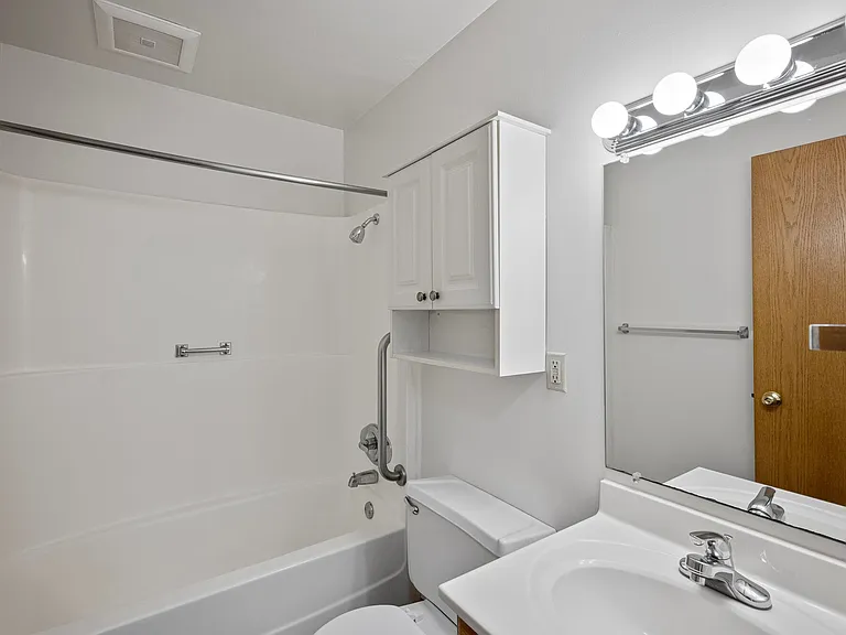 Birch Court Apartments — Photo 6