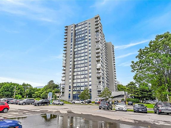 4th image of 75 Queen St N #1606