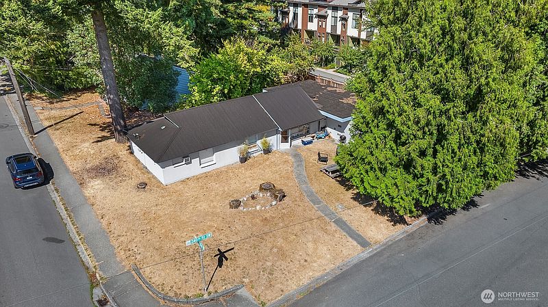 4th image of 5507 240th Street SW