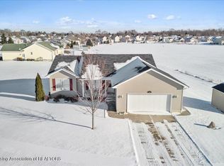 1409 Kelcrasta Dr, Saint Johns, MI 48879