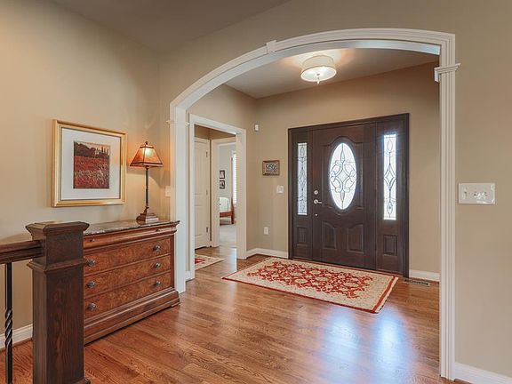 4th image of 974 Squire Valley Dr