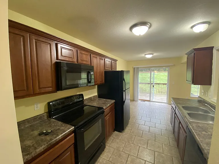 121 Kale Ct — Photo 9