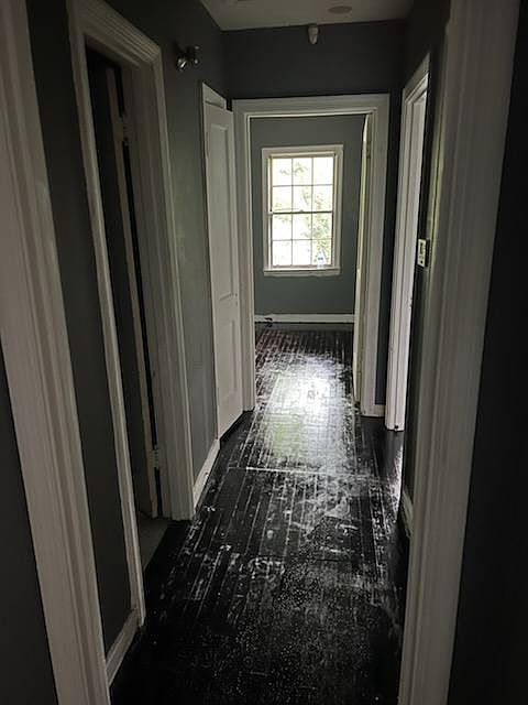 2nd image of 1832 Kenmore Dr