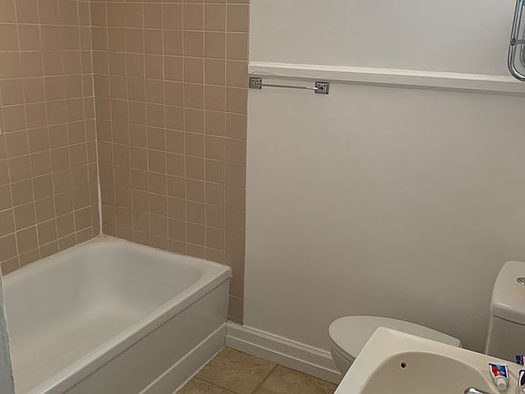 2nd image of 820 S 10th St