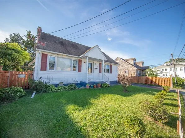 11 George Avenue, Groton, CT 06340