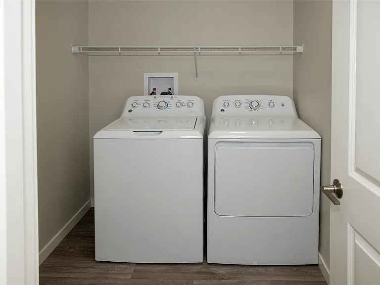 Southwind Apartments — Photo 28