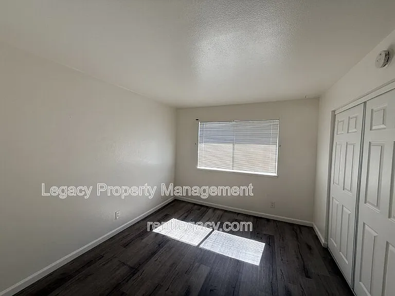2318 Church Ave #8 — Photo 12