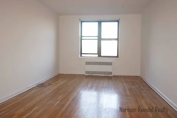 Rented by Norman Raindel, LREB | media 3