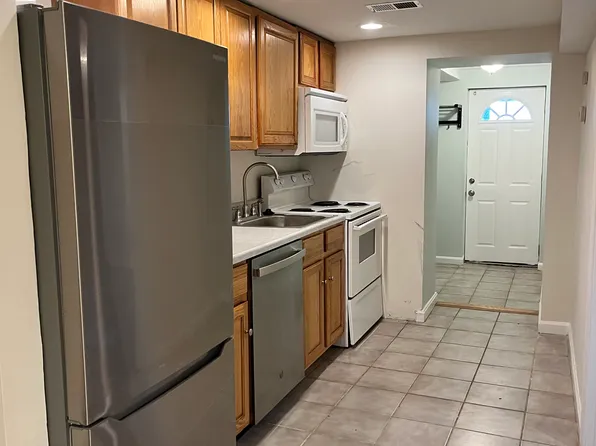 1206 Jefferson St NW #B, Washington, DC 20011