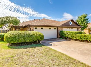 237 Mountainview Dr, Hurst, TX 76054