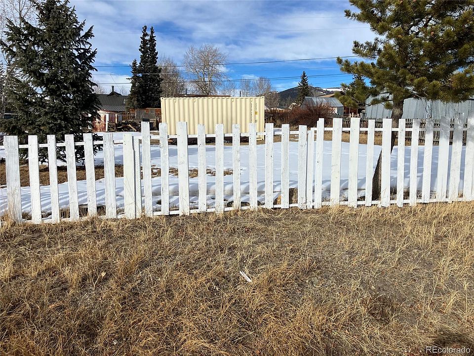 2nd image of 402 E 10th Street