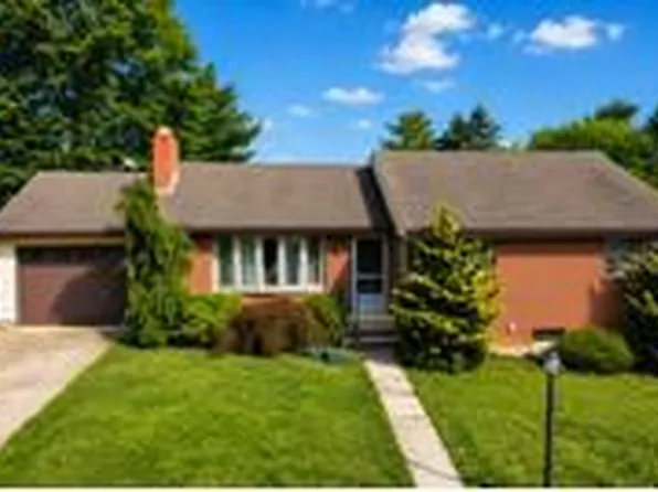 1821 Colony Dr, Wyomissing, PA 19610