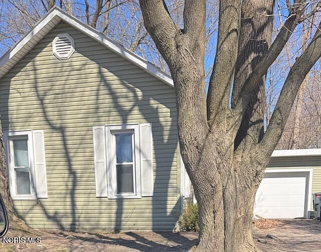 1st image of 420 Sand Ridge Rd