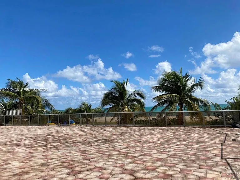 6039 Collins Ave #1033 — Photo 32