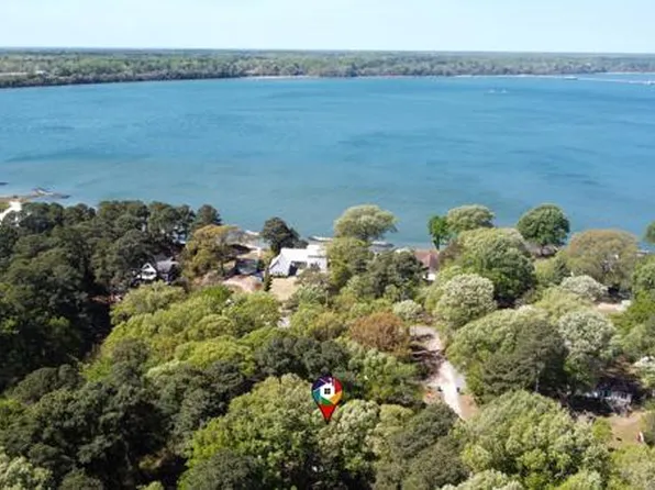 7398 Battery Dr, Gloucester, VA 23061