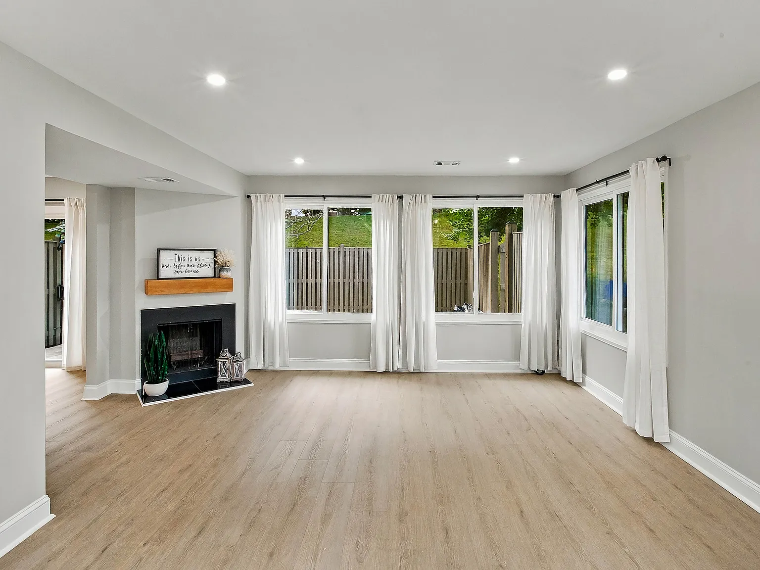 4 bed, 2.5 bath, 1464 sqft, $2,800 — Photo 2