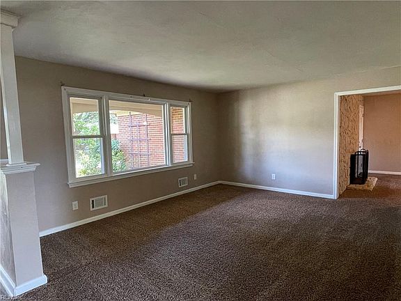 3rd image of 5840 Frament Ave