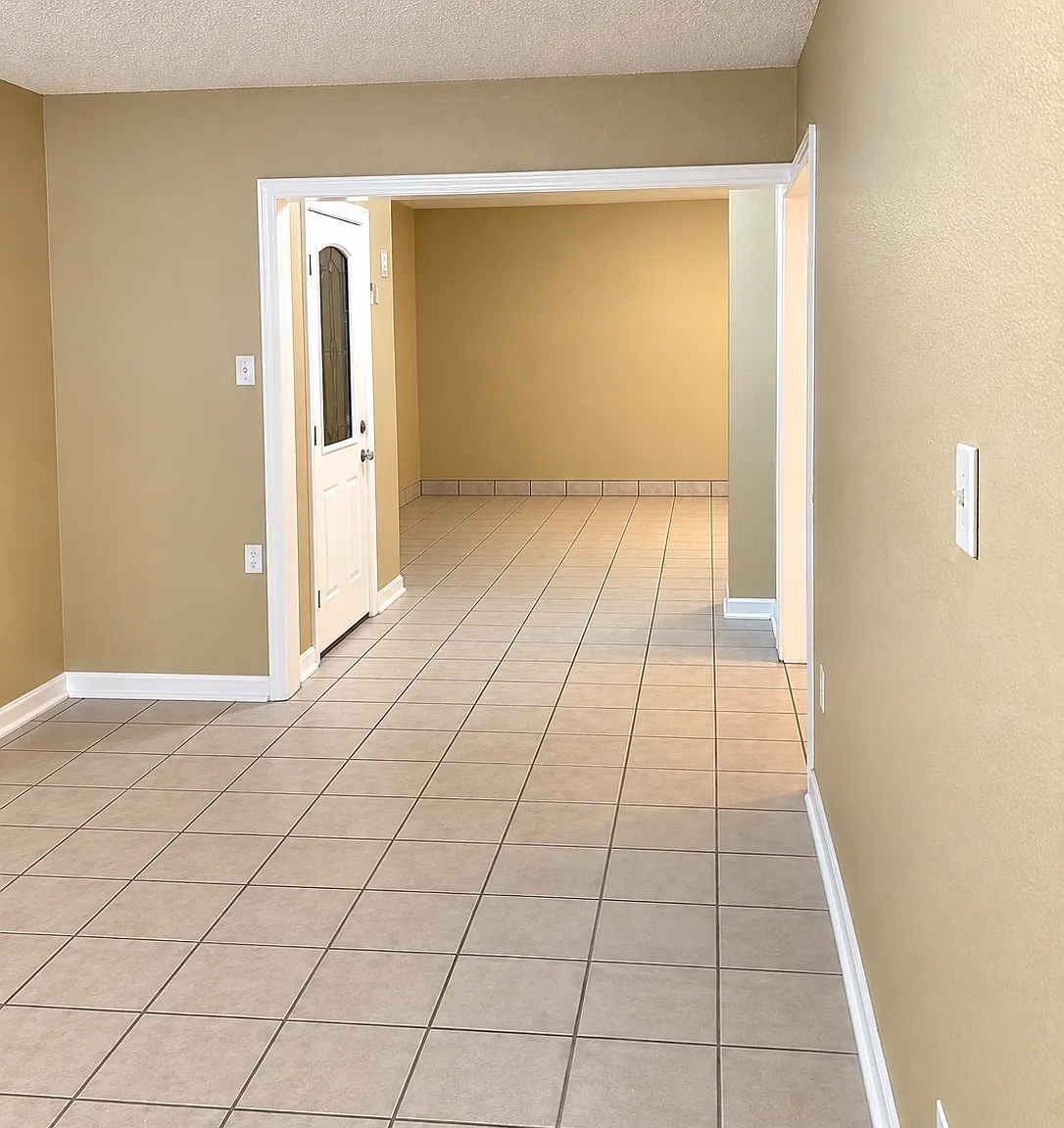 3 bed, 1902 sqft, $1,800 — Photo 4