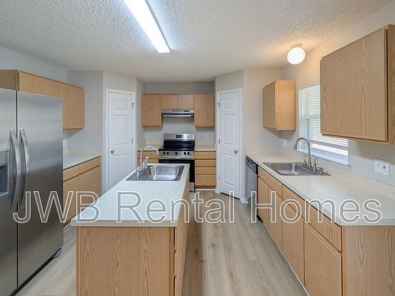 3rd image of 10228 Woodley Creek Rd W