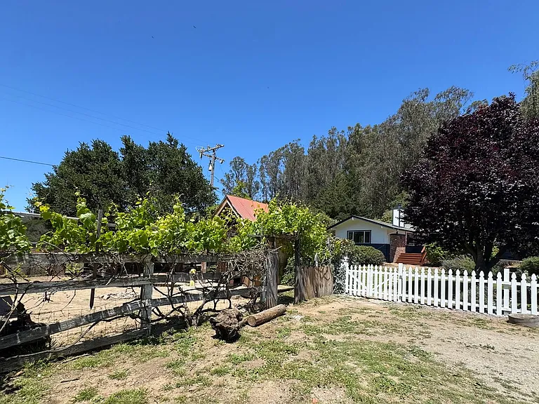 640 Peaceful Valley Dr — Photo 3
