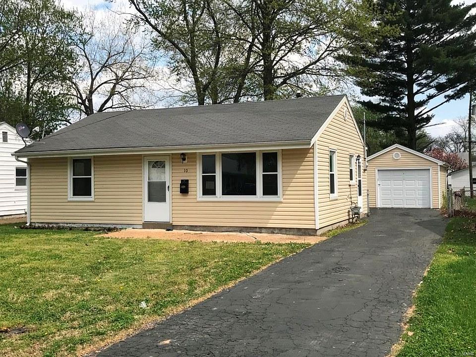 1st image of 10 Mary Ann Ct
