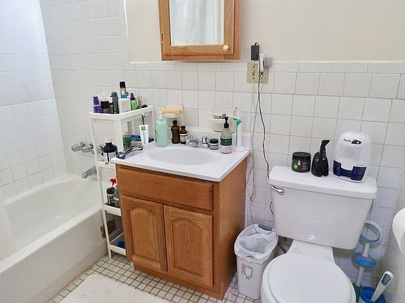 5th image of 684 Washington Ave APT 1