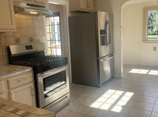 827 N Laurel Ave, Los Angeles, CA 90046