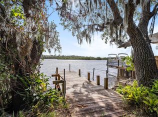 2642 Riverbend Dr, Ruskin, FL 33570