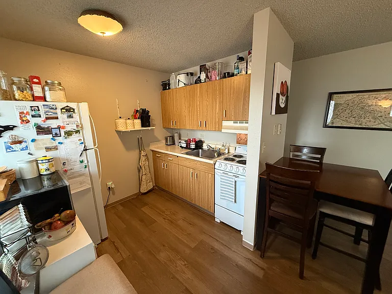 535 NE Maiden Ln #212 — Photo 2