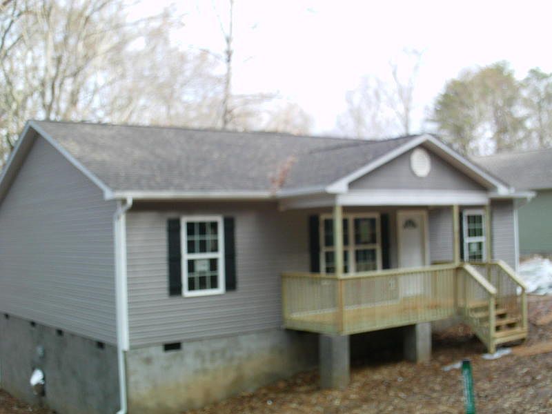 2nd image of 2232 Roundtree Rd