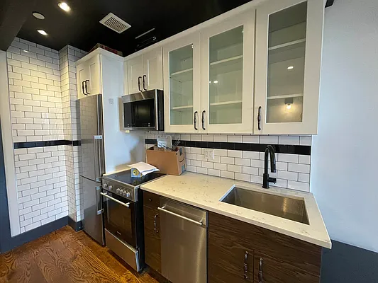 Rented by Tapiro Realty | media 5