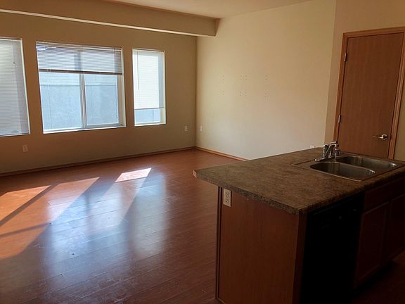 3rd image of 12300 Ambaum Blvd SW APT 305