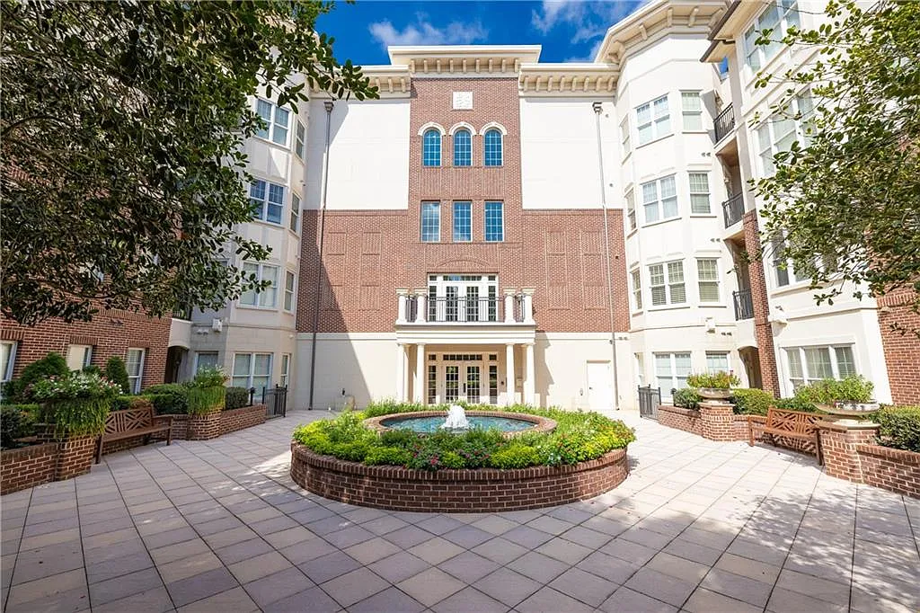 2 bed, 1.5 bath, 1212 sqft, $2,400 — Photo 1