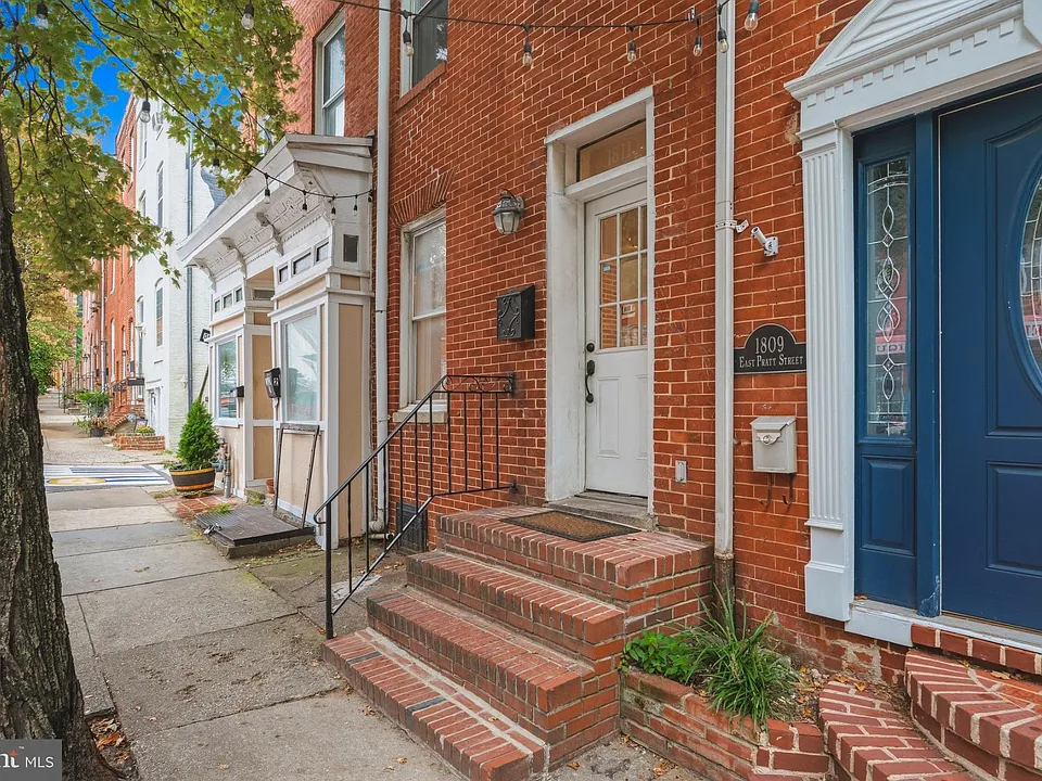 1811 E Pratt St