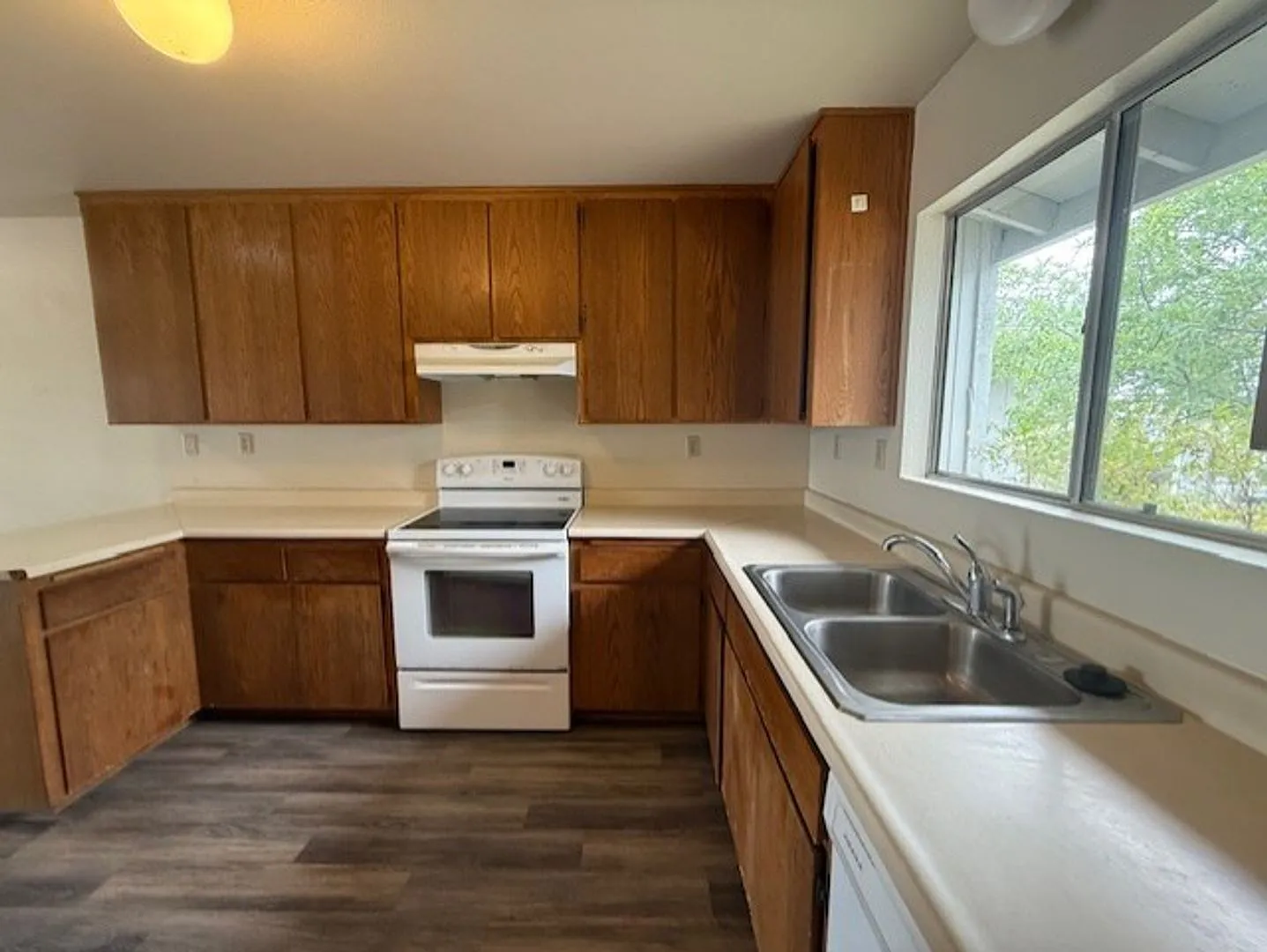 2 bed, 2.0 bath, 1296 sqft, $1,660 — Photo 4