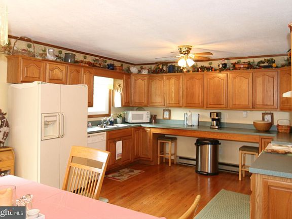 4th image of 2483 Shepherdstown Pike