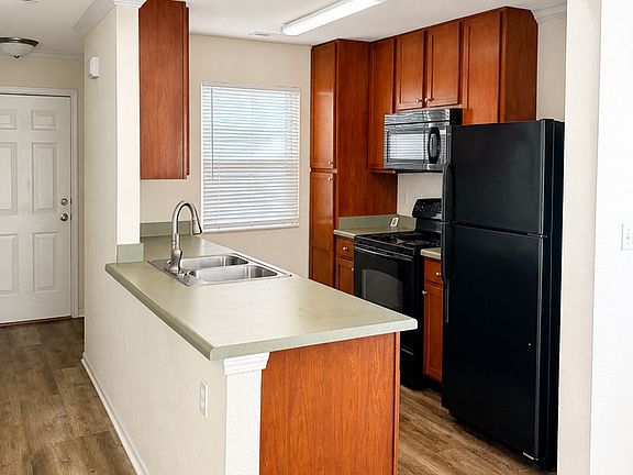 2nd image of 847 Woodside Creek Dr