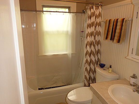 2nd image of 3240 Hennepin Ave #1