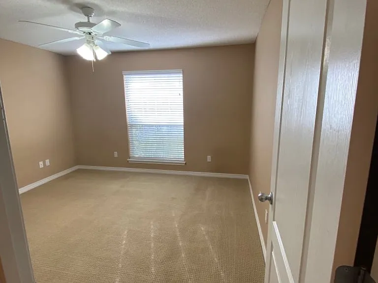 1922 Everglades Dr — Photo 16