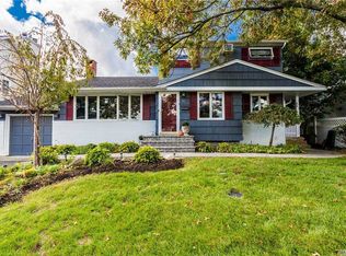 70 Syosset Cir, Syosset, NY 11791