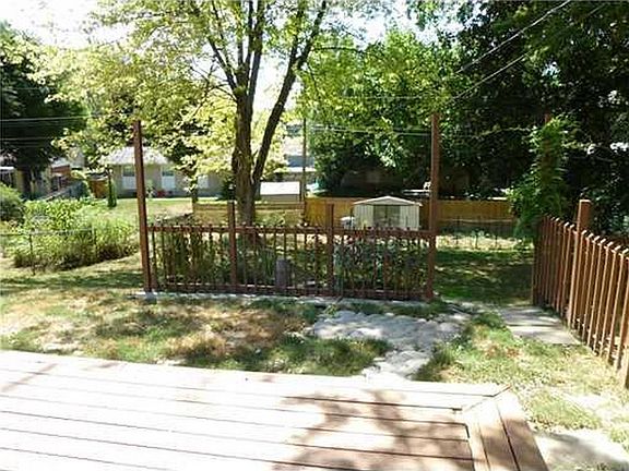 2nd image of 8658 Cedar Ct
